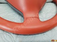 Porsche Boxster (987) - anno 2007 - Pulizia interno in pelle e restauro plastiche - Dettaglio del volante. 05 (DOPO)