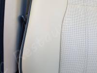 Range Rover Vogue TDV8 (L322) - anno 2008 - Restauro completo dell’interno in pelle e delle plastiche  - Dettaglio del fianchetto esterno sedile passeggero. (DOPO)