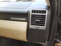 Range Rover Vogue TDV8 (L322) - anno 2008 - Restauro completo dell’interno in pelle e delle plastiche  - Particolare dell'inserto in radica lato passeggero. (DOPO)