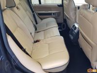 Range Rover Vogue TDV8 (L322) - anno 2008 - Restauro completo dell’interno in pelle e delle plastiche  - Panoramica divano posteriore. (DOPO)
