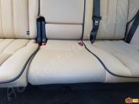 Range Rover Vogue TDV8 (L322) - anno 2008 - Restauro completo dell’interno in pelle e delle plastiche  - Panoramica della seduta del divano posteriore. (DOPO)