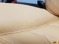 Ferrari 308 GTSi quattrovalvole - anno 1984 - Restauro di sedili e volante e pulizia dell’interno - Dettaglio del fianchetto esterno sedile passeggero. (DOPO)