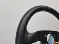 Ferrari 308 GTSi quattrovalvole - anno 1984 - Restauro di sedili e volante e pulizia dell’interno - Dettaglio della parte sinistra della corona. La più rovinata. (DOPO)