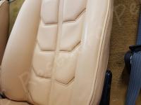 Ferrari 308 GTSi quattrovalvole - anno 1984 - Restauro di sedili e volante e pulizia dell’interno - Dettaglio del fianchetto sinistro lato guida. (DOPO)