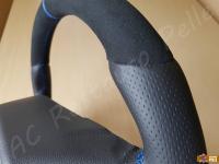 Opel Corsa OPC - anno 2008 - Rivestimento e personalizzazione volante in pelle e alcantara - Dettagli di accoppiamenti della pelle e delle cuciture. 02 (DOPO)