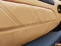 Maserati 4200GT Spyder CambioCorsa - anno 2003 - Restauro completo dell’interno - Dettaglio della pelle del pannello porta. (DOPO)