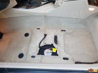 BMW 335d E92 - anno 2010 - Restauro sedili, volante e lavaggio abitacolo. - Panoramica della moquette lato guida. (DOPO)