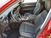 Alfa Romeo Stelvio 2000 turbo Q4 - anno 2017 - Pulizia e trattamento dell’interno in pelle - Panoramica dell'abitacolo lato guida. (DOPO)