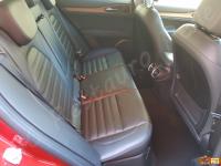 Alfa Romeo Stelvio 2000 turbo Q4 - anno 2017 - Pulizia e trattamento dell’interno in pelle - Panoramica divano posteriore. (DOPO)