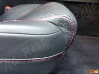 Aston Martin DB9 Le Mans - anno 2008 - Pulizia e ammorbidimento dell’interno in pelle - Dettaglio della seduta passeggero. (DOPO)