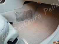 Mercedes classe E 320CDI (W211) - anno 2006 - Restauro completo interno in pelle  - Moquette zona piedi lato passeggero. (DOPO)