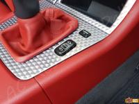 Mercedes Benz SLK 200 Kompressor - anno 2002 - Restauro completo degli interni - Dettaglio della consolle centrale intorno alla leva del cambio. (DOPO)