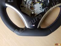 BMW serie 1 (E87) - anno 2008 – Rivestimento volante, pomelli e cuffie in vera pelle con personalizzazioni - Particolare della parte bassa della corona. (DOPO)