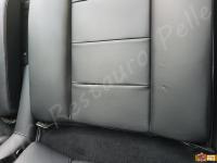 Ferrari Mondial T cabrio - anno 1992 - Restauro completo degli interni >>>> - Dettaglio dello schienale di uno dei due sedili posteriori. (DOPO)