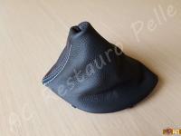 BMW serie 1 (E87) - anno 2008 – Rivestimento volante, pomelli e cuffie in vera pelle con personalizzazioni - Altra visuale della cuffia del cambio automatico. (DOPO)