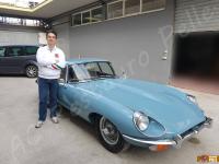 Jaguar E-Type 4.2 coupè 2° serie - anno 1969 - Restauro completo degli interni - Il vano motore aperto e AC Restauro Pelle. (-)