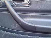 Mercedes SLK (R170) 200 kompressor - anno 1999 - Restauro completo degli interni - Dettaglio della maniglia portiera passeggero. (DOPO)
