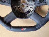 AUDI Q7 2009 - Rivestimento e personalizzazione volante in vera pelle - Parte inferiore della corona. (DOPO)