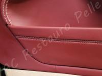 Ferrari 599 GTB - Lavaggio completo dell’interno con trattamento ammorbidente - Dettagli portiera passeggero. (DOPO)