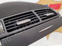 Mercedes SLK 200 kompressor (R171) - Restauro completo degli interni  - Dettaglio bocchette aria e sportello portabicchieri. (DOPO)