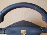 Porsche Boxster 986 - anno 1999 - Rivestimento e personalizzazione volante - Parte alta della corona. (DOPO)