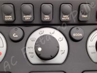 Maserati 4200GT – Restauro dei pulsanti soft touch retroilluminati >>>> - Dettaglio dei tasti del climatizzatore. (DOPO)