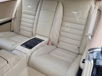 Mercedes CL63 AMG – Lavaggio e igienizzazione di tutto l'abitacolo e restauro pulsanti appiccicosi - Panoramica sedili posteriori. (DOPO)