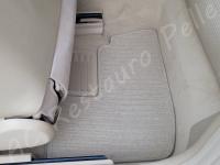 Mercedes CL63 AMG – Lavaggio e igienizzazione di tutto l'abitacolo e restauro pulsanti appiccicosi - Zona piedi sedili posteriori. (DOPO)
