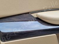 Mercedes CL63 AMG – Lavaggio e igienizzazione di tutto l'abitacolo e restauro pulsanti appiccicosi - Dettagli della radica. (DOPO)