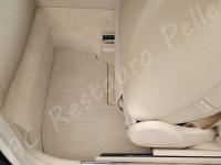 Mercedes CL63 AMG – Lavaggio e igienizzazione di tutto l'abitacolo e restauro pulsanti appiccicosi - Zona piedi sedili posteriori. (DOPO)