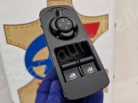 Alfa Romeo 4C – Restauro plastica appiccicosa >>>>>>>>>>>>>>>>>>>> - Il pezzo nel nostro laboratorio. (DOPO)