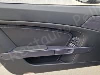 Aston Martin V8 Vantage (Alessandro Pedersoli) – Restauro degli interni - Panoramica della portiera lato guida. (DOPO)