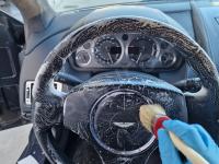 Aston Martin V8 Vantage (Alessandro Pedersoli) – Restauro degli interni - Lavaggio e igienizzazione della pelle abitacolo. (DURANTE)