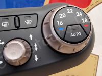 Ferrari California - Restauro completo delle plastiche appiccicose - Dettagli del climatizzatore automatico. (DOPO)