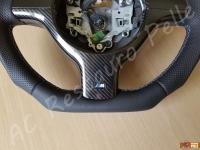 BMW serie 3 Msport (E46) - anno 2003 – Rivestimento volante in vera pelle con personalizzazione - Particolare della parte bassa della corona. (DOPO)