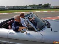 AC Restauro Pelle su RuoteClassiche di Dicembre 2018! Reportage completo. - L'interno dell'auto e il nostro amico, l'ing. Marcello Di Pietro, mentre fa un giro con l'ing. Ramaciotti. (-)