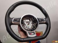 Audi S3 (8P) - anno 2007 - Restauro completo interno in pelle/alcantara >>> - Panoramica del volante nel nostro laboratorio. (DOPO)