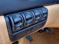 Ferrari 360 Modena – Restauro plastiche e pulizia interno >>>>>>>>>>> - Pulsanti servizi accessori con modanatura. (DOPO)