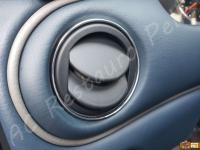 Maserati coupè 4200 GT - anno 2004 - Restauro delle plastiche appiccicose - Le bocchette rimontate sull'auto. (DOPO)