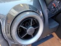 Ferrari F430 spider – Restauro plastiche appiccicose >>>>>>>>>>>> - Dettaglio bocchetta aria. (DOPO)
