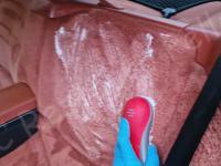 Porsche Cayman S – Restauro completo interno (pelle e plastiche) >>> - Lavaggio manuale della moquette. (DURANTE)