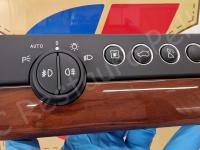 Maserati Quattroporte – Restauro completo delle plastiche e del cielo >>> - La consolle di accensione luci e servizi secondari. (DOPO)