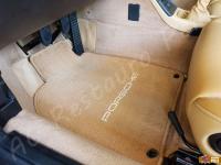 Porsche 911 (993) Carrera 4 - anno 1995 - Pulizia dell’interno in pelle >>>> - Particolare della zona piedi lato guida. (DOPO)