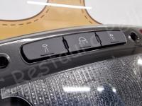 Maserati Quattroporte – Restauro completo delle plastiche e del cielo >>> - Una delle plafoniere. (DOPO)
