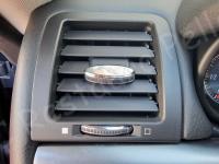 Maserati Granturismo – Restauro completo delle plastiche appiccicose - Le bocchette aria. (DOPO)