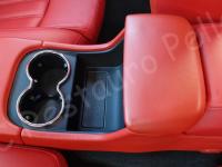 Maserati Granturismo – Restauro completo delle plastiche appiccicose - La consolle centrale posteriore. (DOPO)