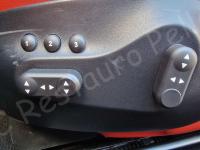 Maserati Granturismo – Restauro completo delle plastiche appiccicose - Comandi sedili elettrici lato guida. (DOPO)