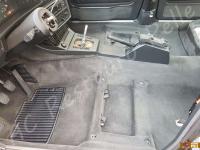 BMW M535i (E28) - anno 1985 - Restauro completo dell’interno in pelle - Panoramica dell'abitacolo lato guida durante la pulizia interna. (DOPO)