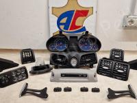 Maserati Granturismo – Restauro completo delle plastiche appiccicose - Panoramica delle plastiche nel mio laboratorio. (DOPO)