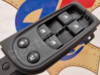 Maserati Quattroporte S – Restauro completo delle plastiche appiccicose - I comandi degli alzacristalli elettrici lato guida. (DOPO)